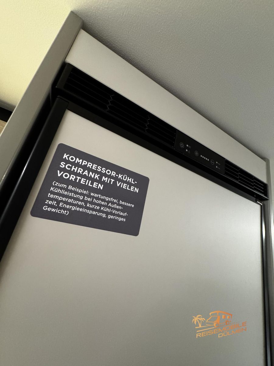 Fahrzeugabbildung LMC Tracer V 670 Automatik Design Navi Rahmenfenster