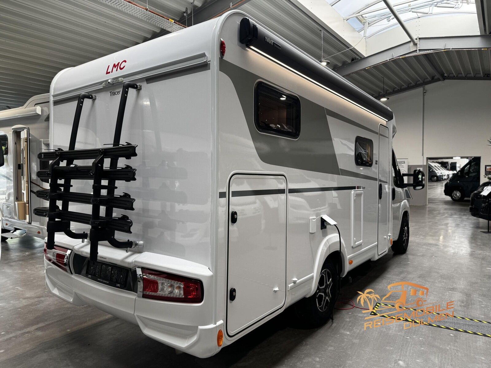 Fahrzeugabbildung LMC Tracer V 670 Automatik Design Navi Rahmenfenster