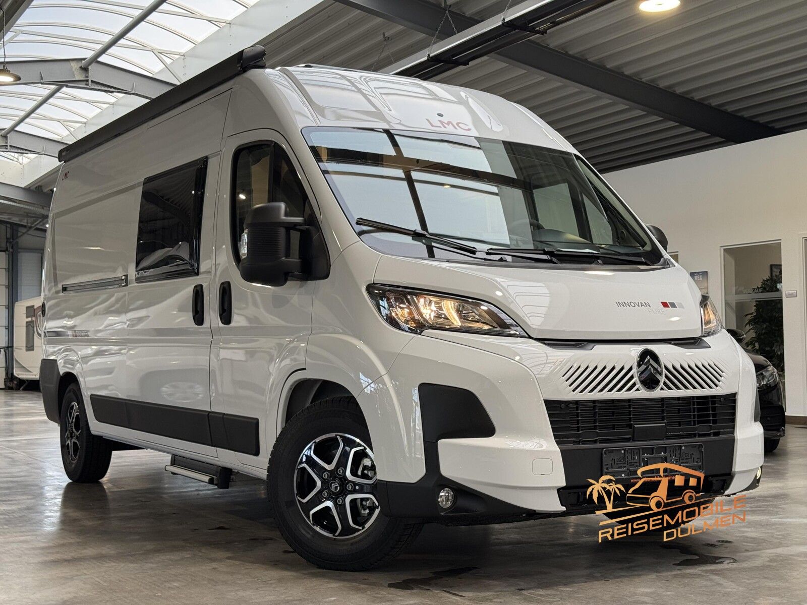 LMC Innovan Pure 600 8G. Auto. RFK Markise Exp Grey