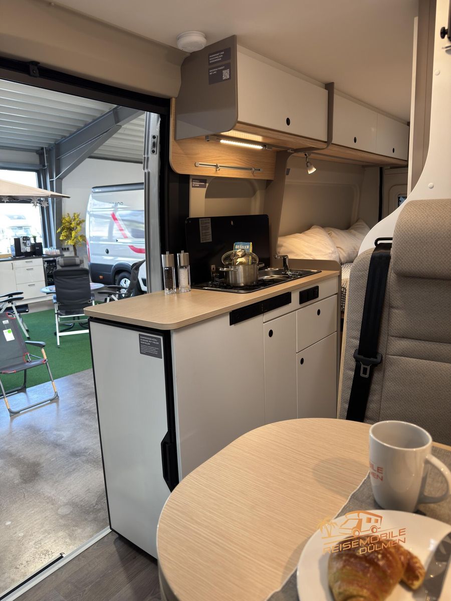 Fahrzeugabbildung LMC Innovan Pure 600 8G. Auto. RFK Markise Exp Grey