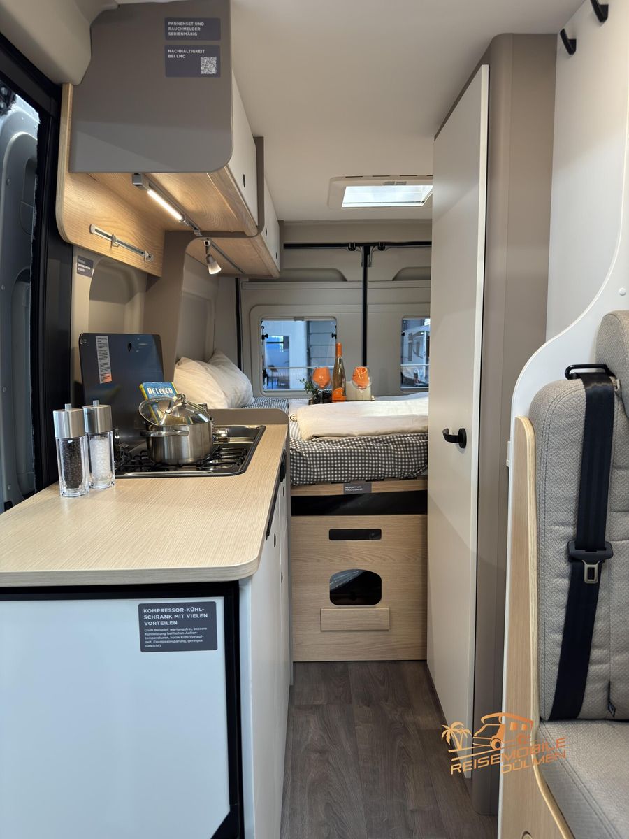 Fahrzeugabbildung LMC Innovan Pure 600 8G. Auto. RFK Markise Exp Grey