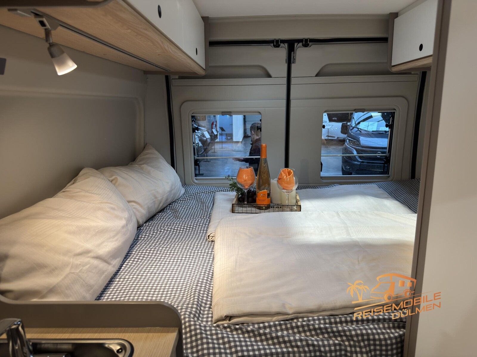 Fahrzeugabbildung LMC Innovan Pure 600 8G. Auto. RFK Markise Exp Grey