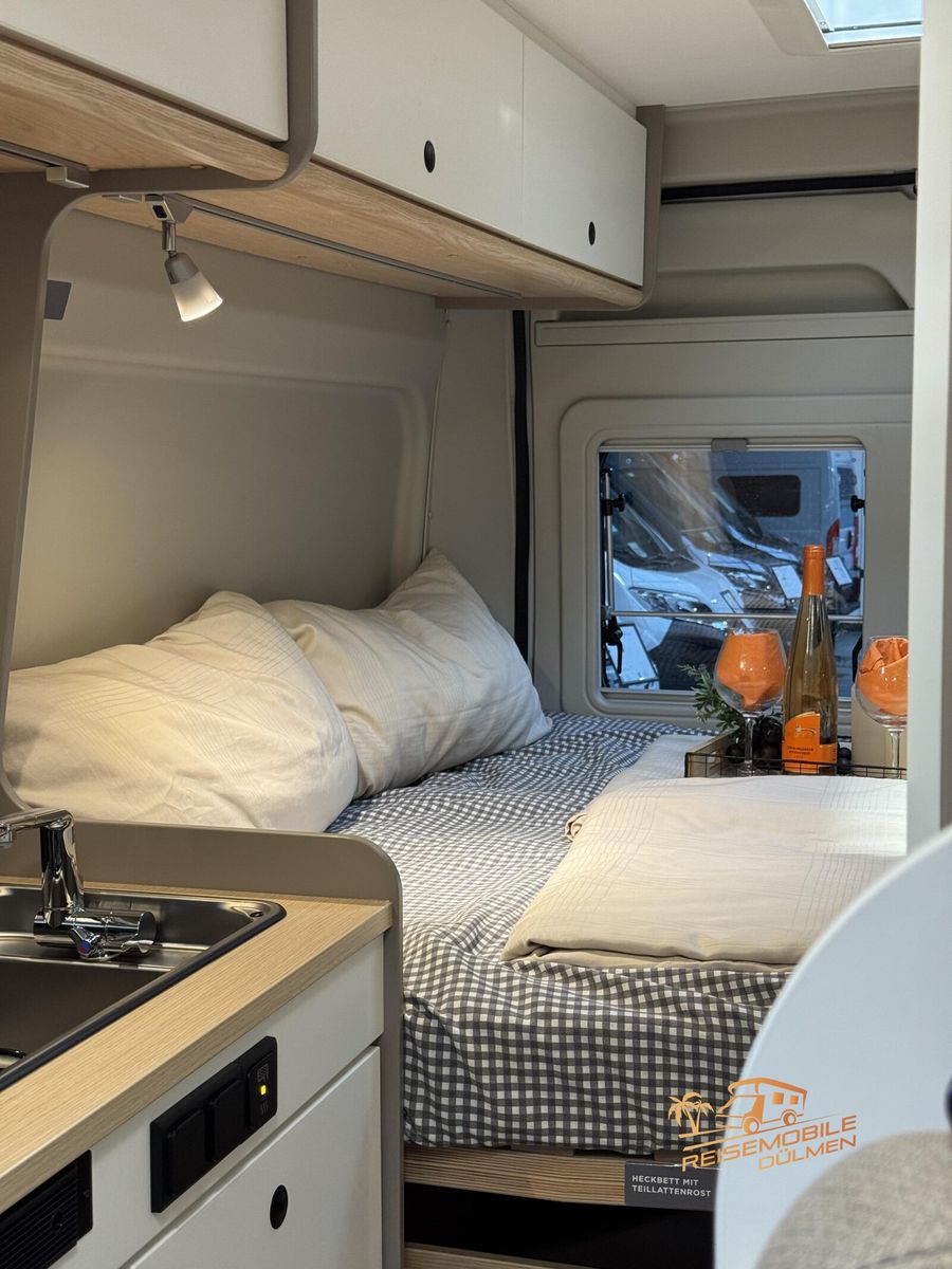 Fahrzeugabbildung LMC Innovan Pure 600 8G. Auto. RFK Markise Exp Grey