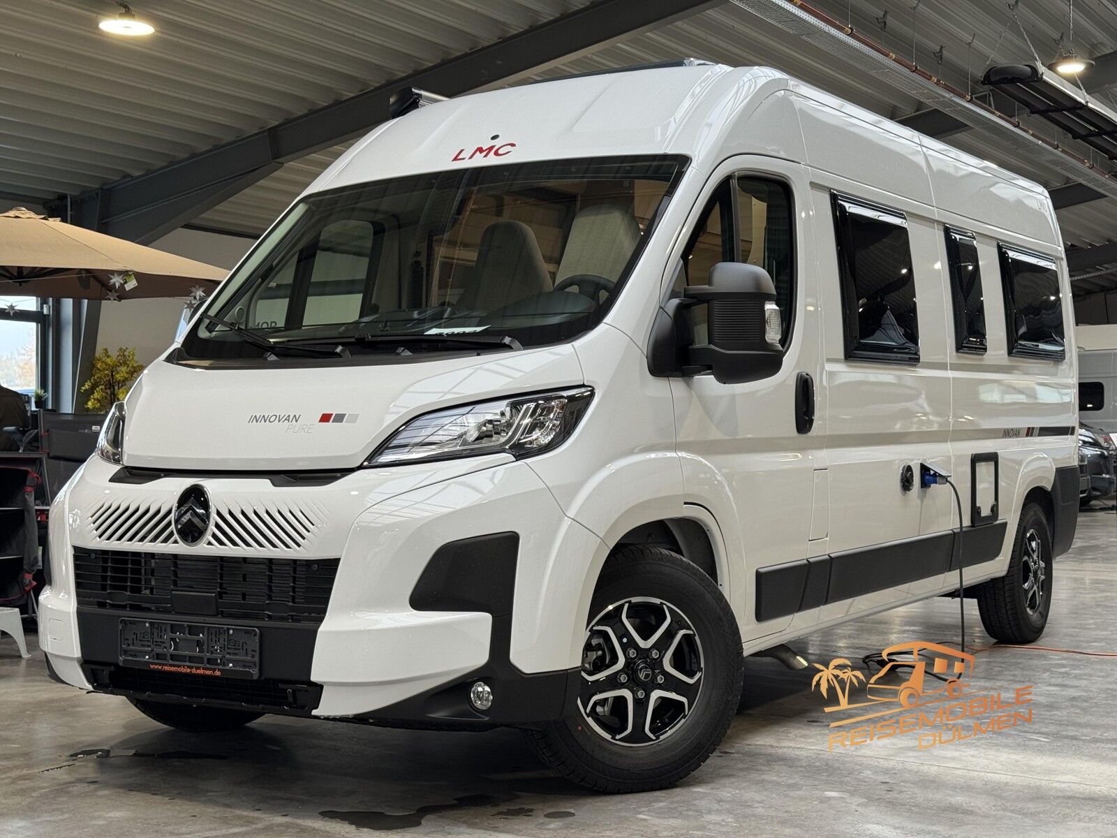 Fahrzeugabbildung LMC Innovan Pure 600 8G. Auto. RFK Markise Exp Grey