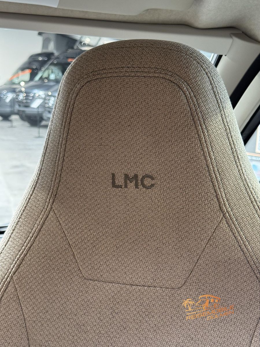 Fahrzeugabbildung LMC Innovan Pure 600 8G. Auto. RFK Markise Exp Grey