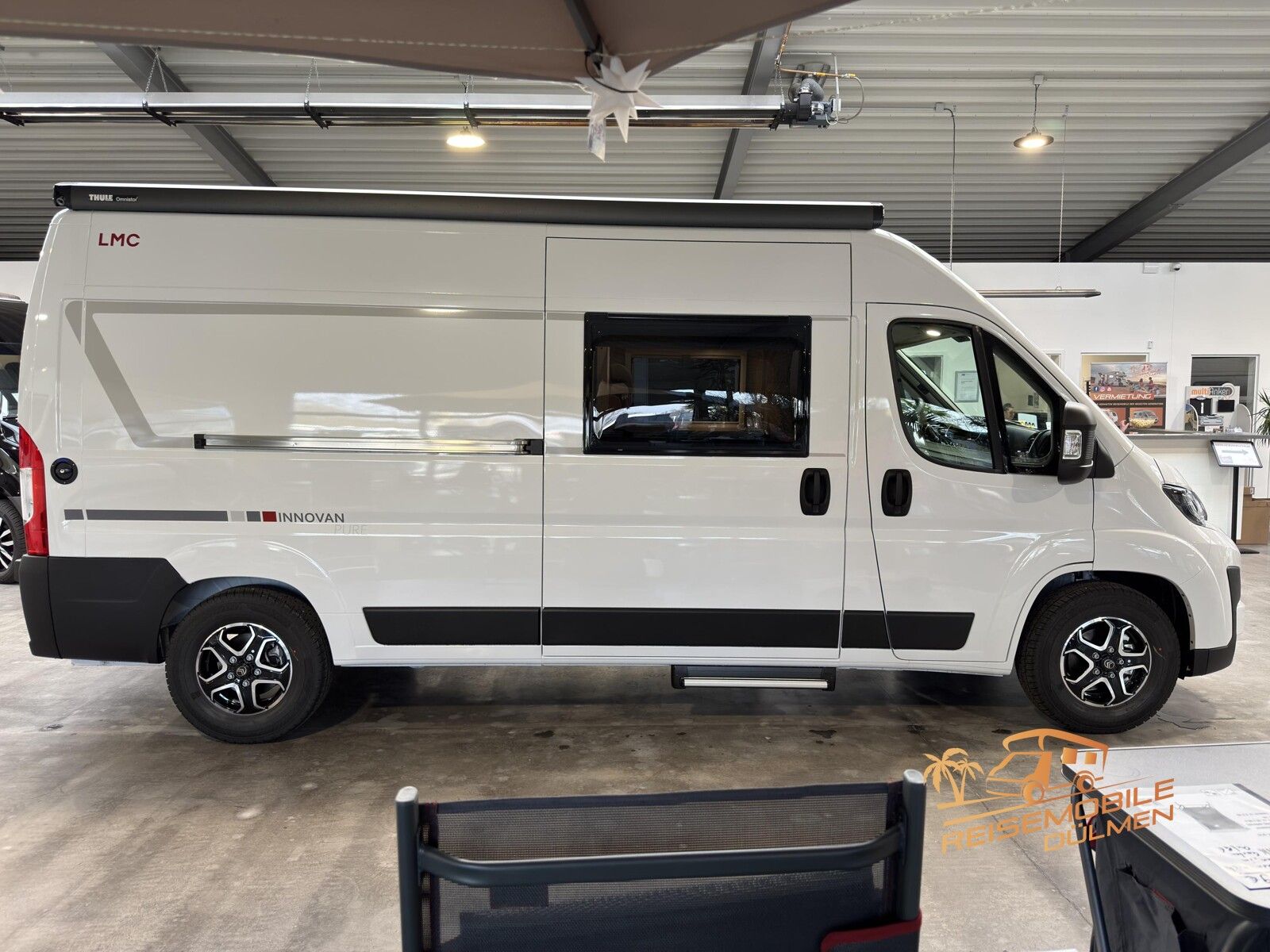 Fahrzeugabbildung LMC Innovan Pure 600 8G. Auto. RFK Markise Exp Grey