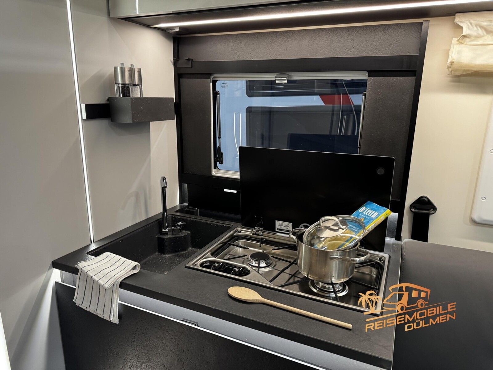 Fahrzeugabbildung Mobilvetta Kea P86 NB PAKET EXTRA SAFETY Lithium Markise