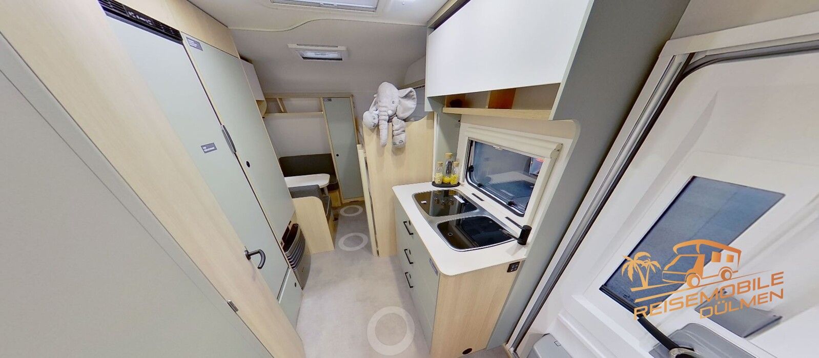 Fahrzeugabbildung LMC Style Lift 500 K Stockbetten Rundsitzgruppe
