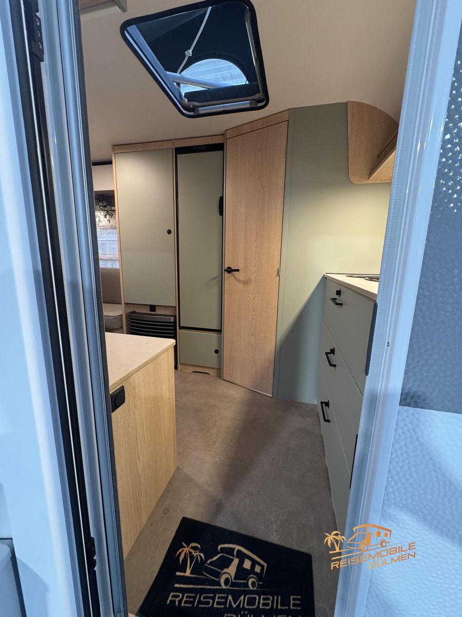 Fahrzeugabbildung LMC Style 400 F Style Paket Aufstelldach GFK