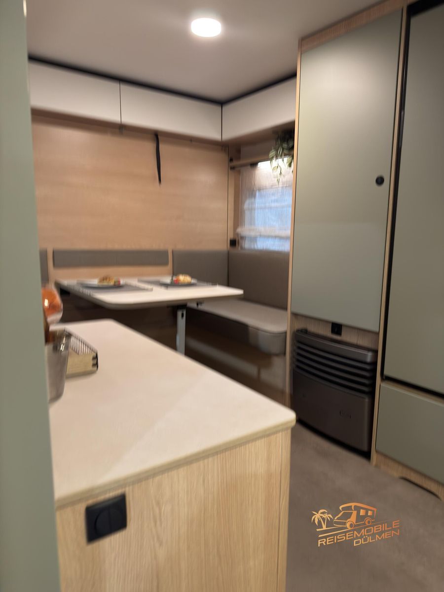 Fahrzeugabbildung LMC Style 400 F Style Paket Aufstelldach GFK
