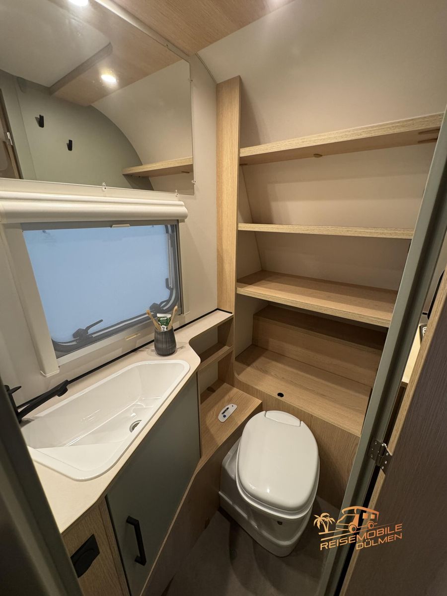 Fahrzeugabbildung LMC Style 400 F Style Paket Aufstelldach GFK