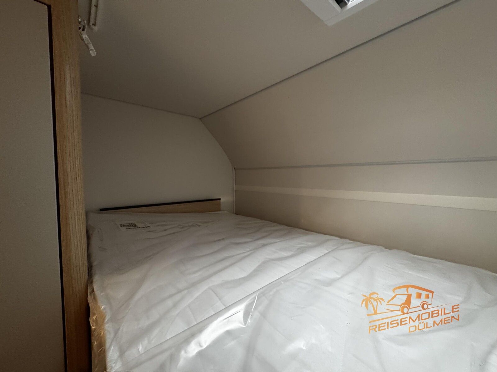 Fahrzeugabbildung LMC Style 70 493 K 70 Jahre Paket Stockbetten Therme