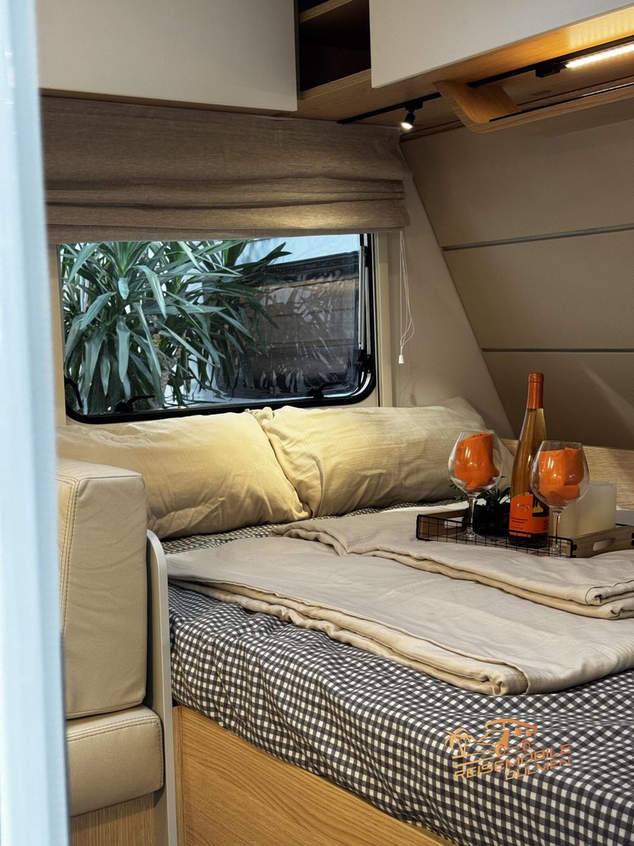 Fahrzeugabbildung LMC Style 70 493 K 70 Jahre Paket Stockbetten Therme