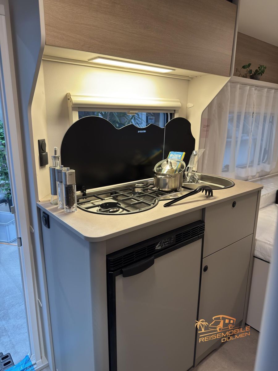 Fahrzeugabbildung LMC Sassino 460 E Sassino Pack Warmwasser