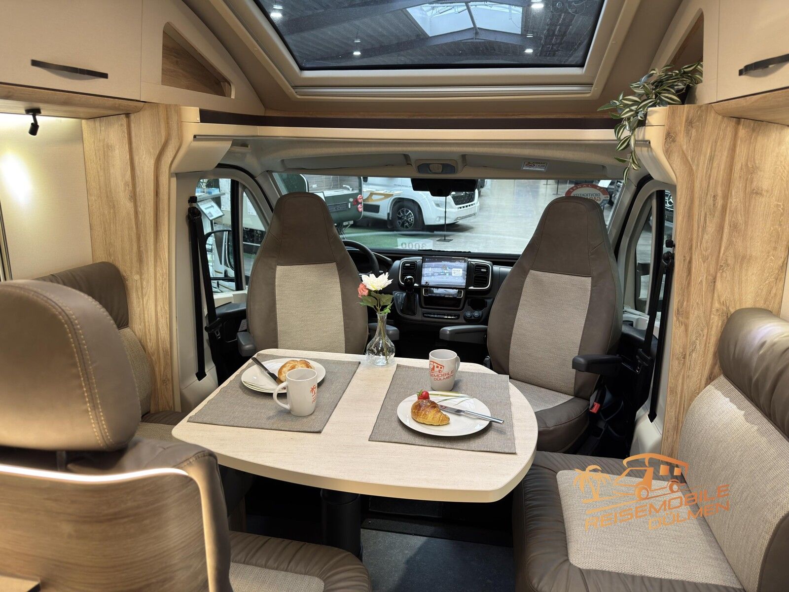 Fahrzeugabbildung Eura Mobil Profila T 720 EB Fahrassistenz-Paket Alde RFK