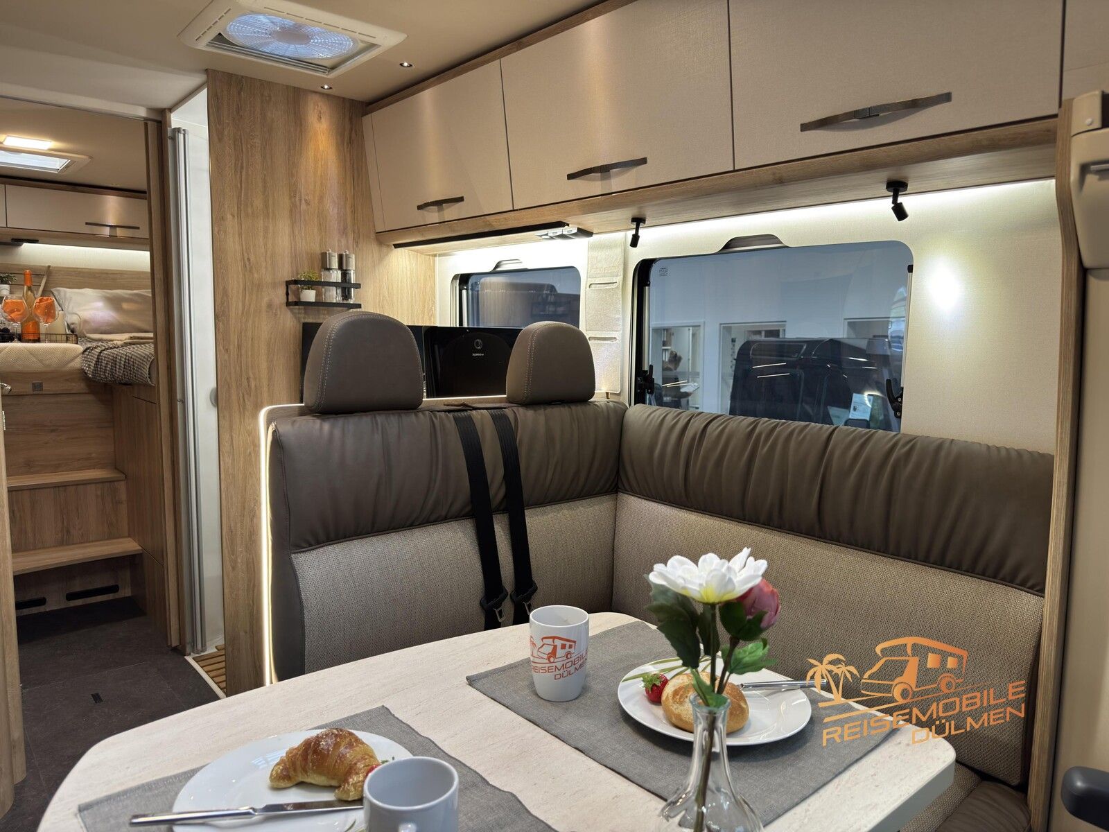 Fahrzeugabbildung Eura Mobil Profila T 720 EB Fahrassistenz-Paket Alde RFK