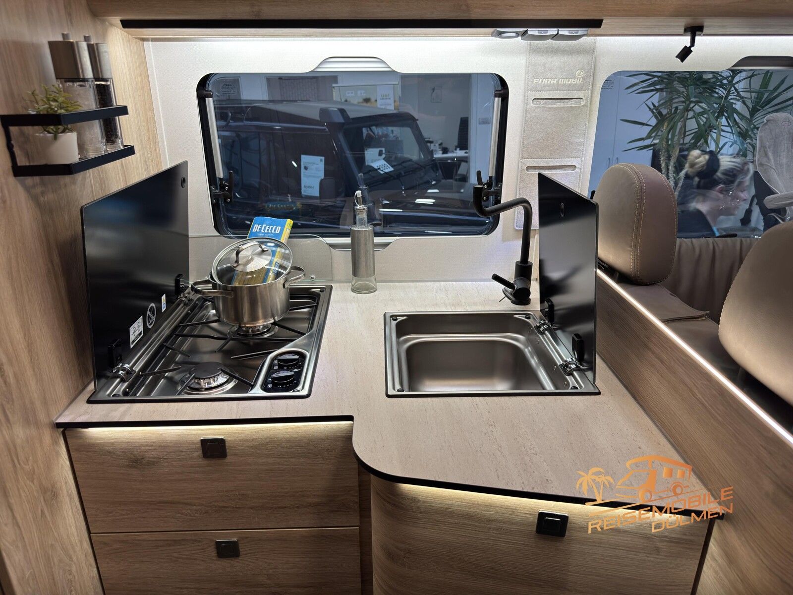 Fahrzeugabbildung Eura Mobil Profila T 720 EB Fahrassistenz-Paket Alde RFK