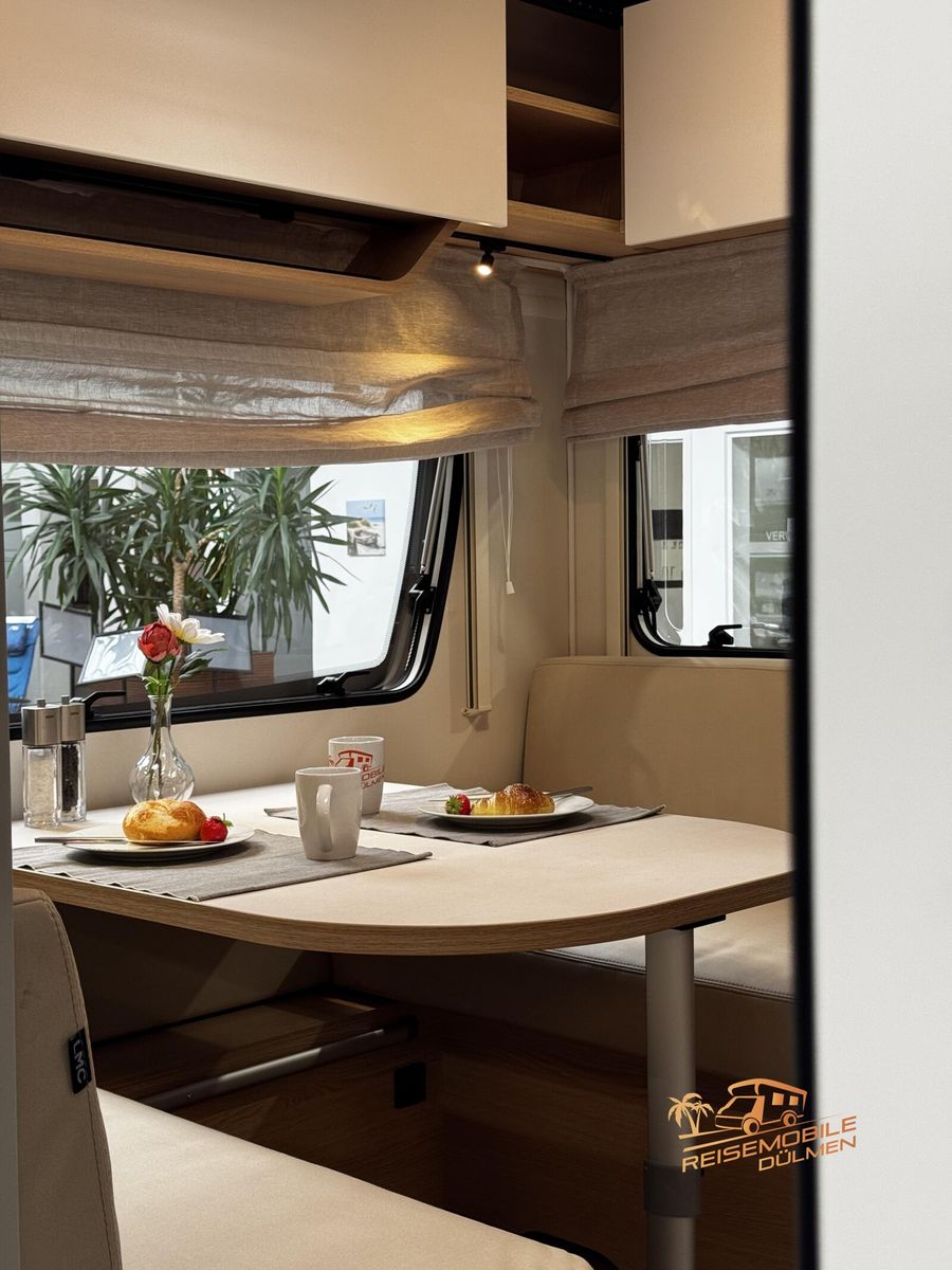 Fahrzeugabbildung LMC Style 70 453 D 70 Jahre Paket Therme 1800kg