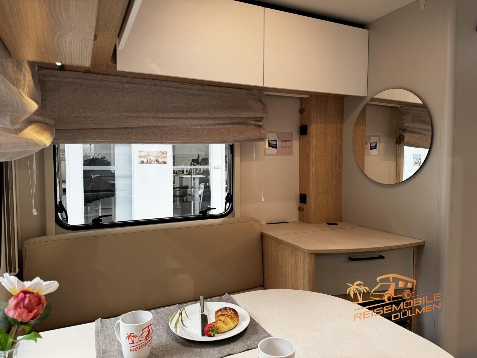 Fahrzeugabbildung LMC Style 70 453 D 70 Jahre Paket Therme 1800kg
