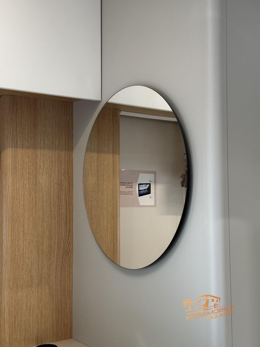 Fahrzeugabbildung LMC Style 70 453 D 70 Jahre Paket Therme 1800kg