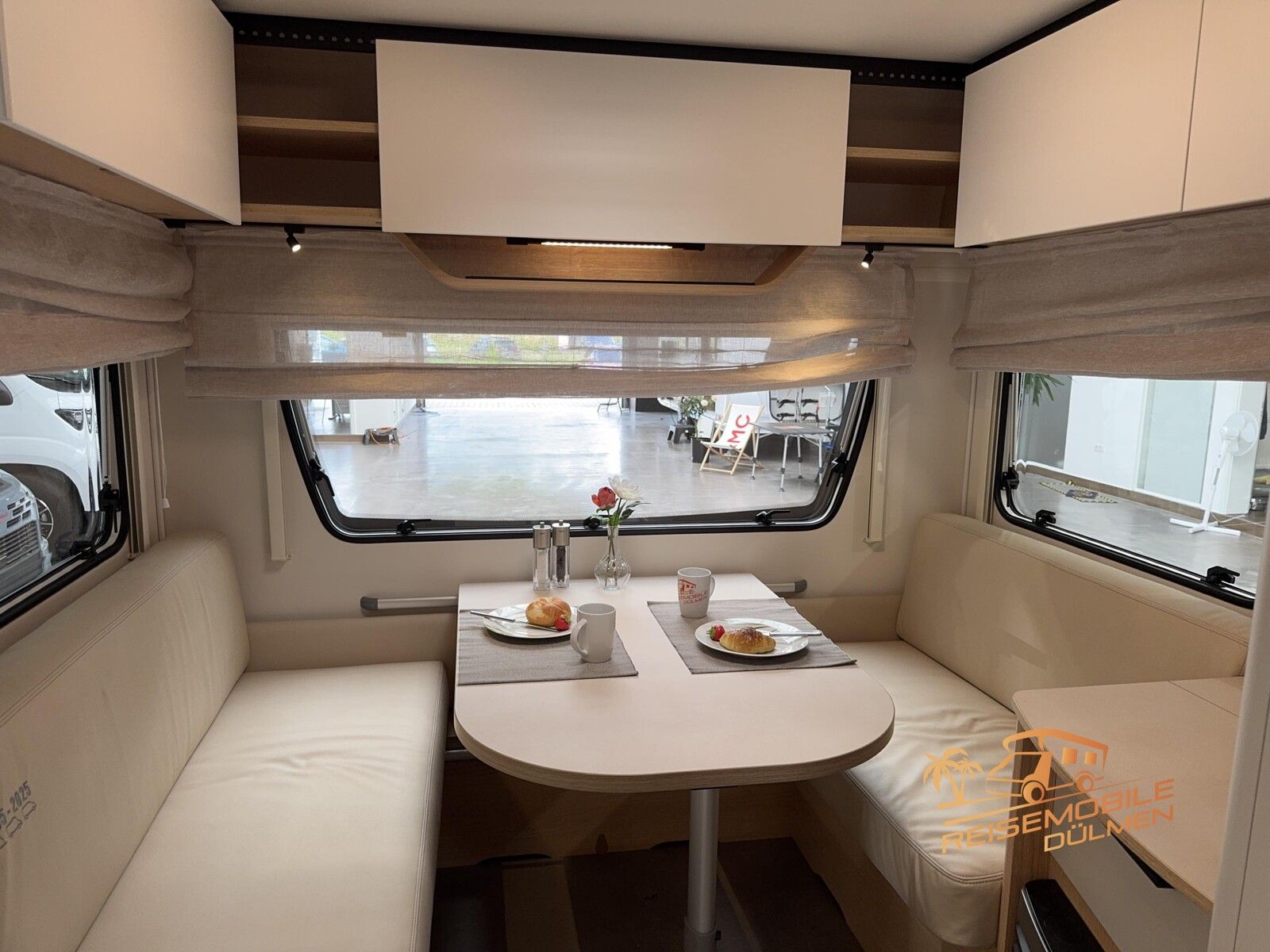 Fahrzeugabbildung LMC Style 70 453 D 70 Jahre Paket Therme 1800kg