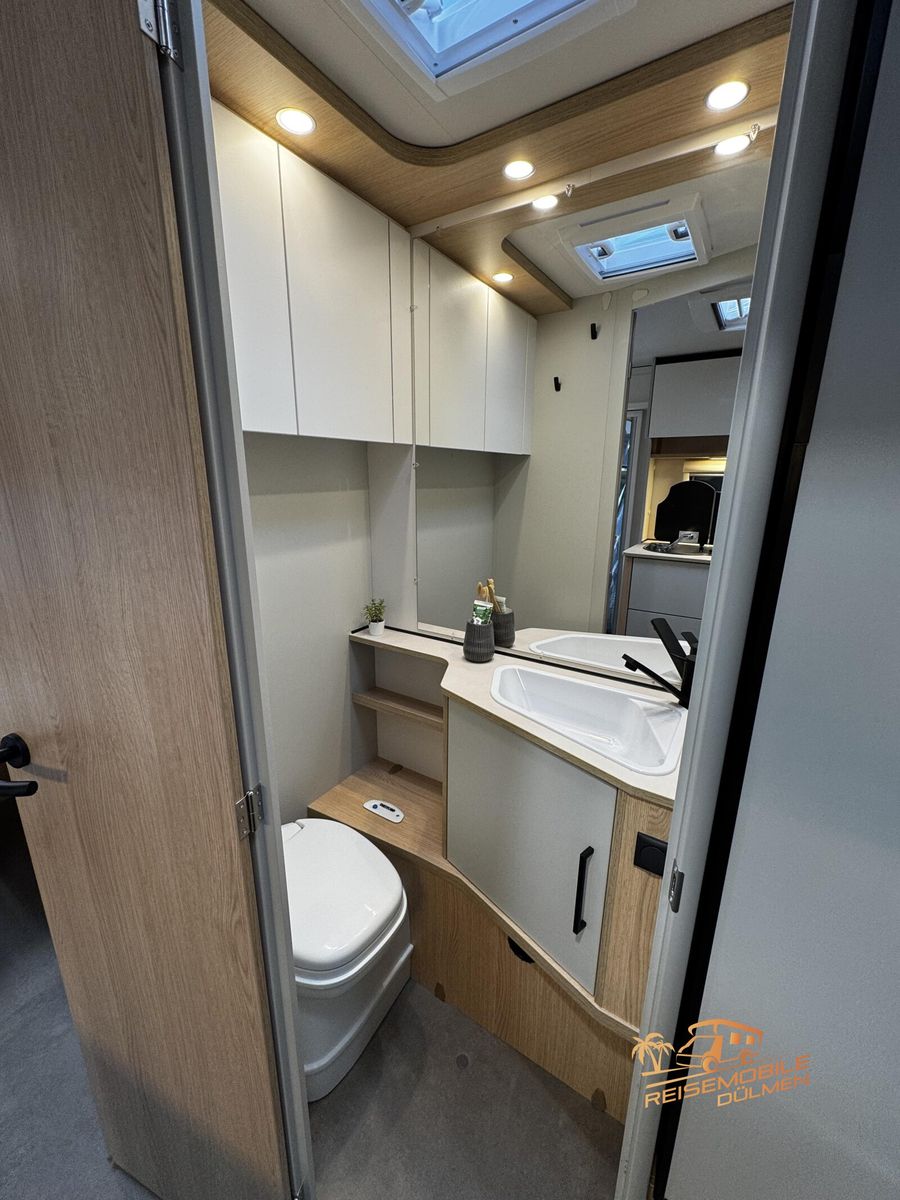 Fahrzeugabbildung LMC Style 70 453 D 70 Jahre Paket Therme 1800kg