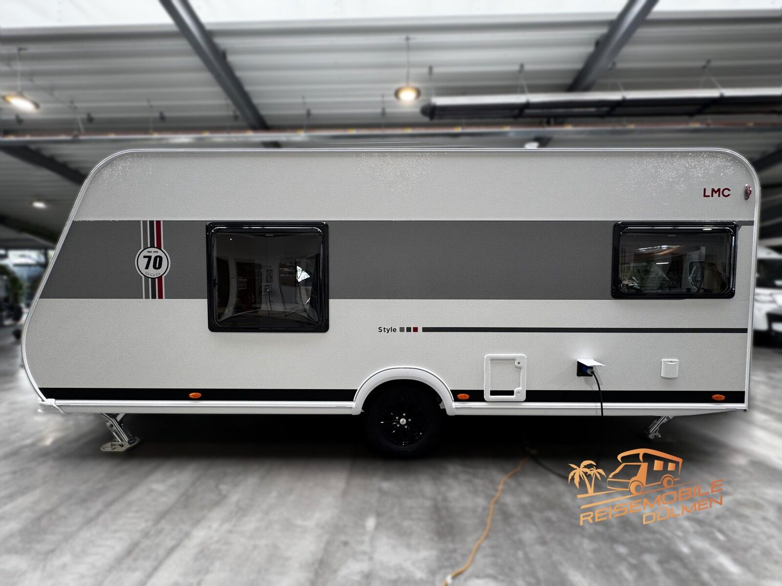Fahrzeugabbildung LMC Style 70 453 D 70 Jahre Paket Therme 1800kg