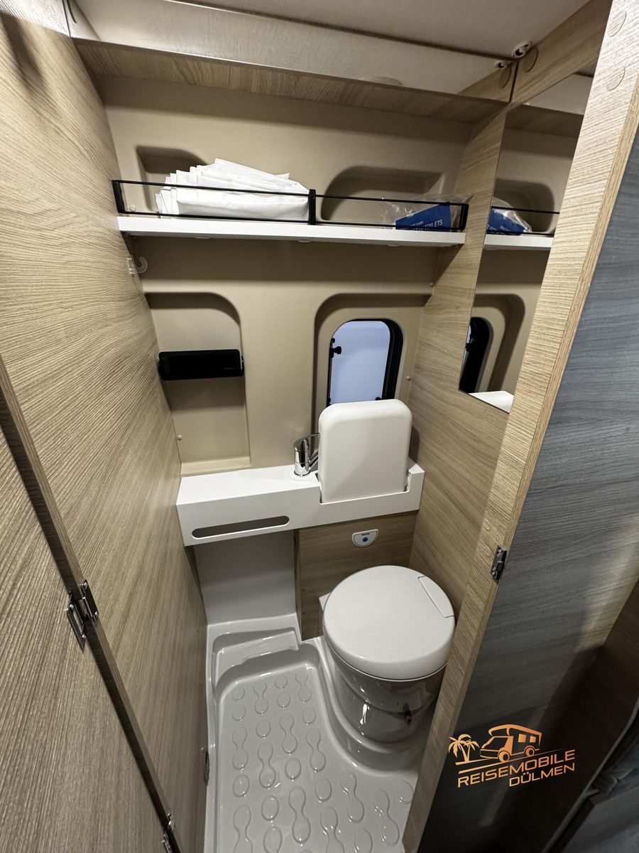 Fahrzeugabbildung Forster Livin Up Pro FV 599 EBL Fahrassistens RFK Isofix