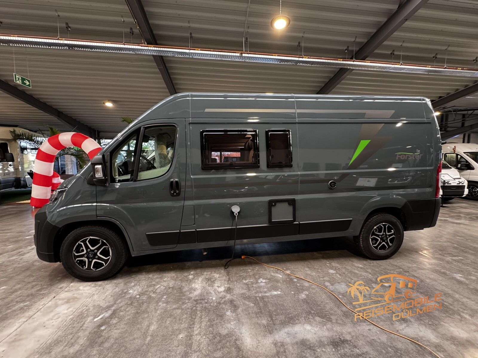 Fahrzeugabbildung Forster Livin Up Pro FV 599 EBL Fahrassistens RFK Isofix