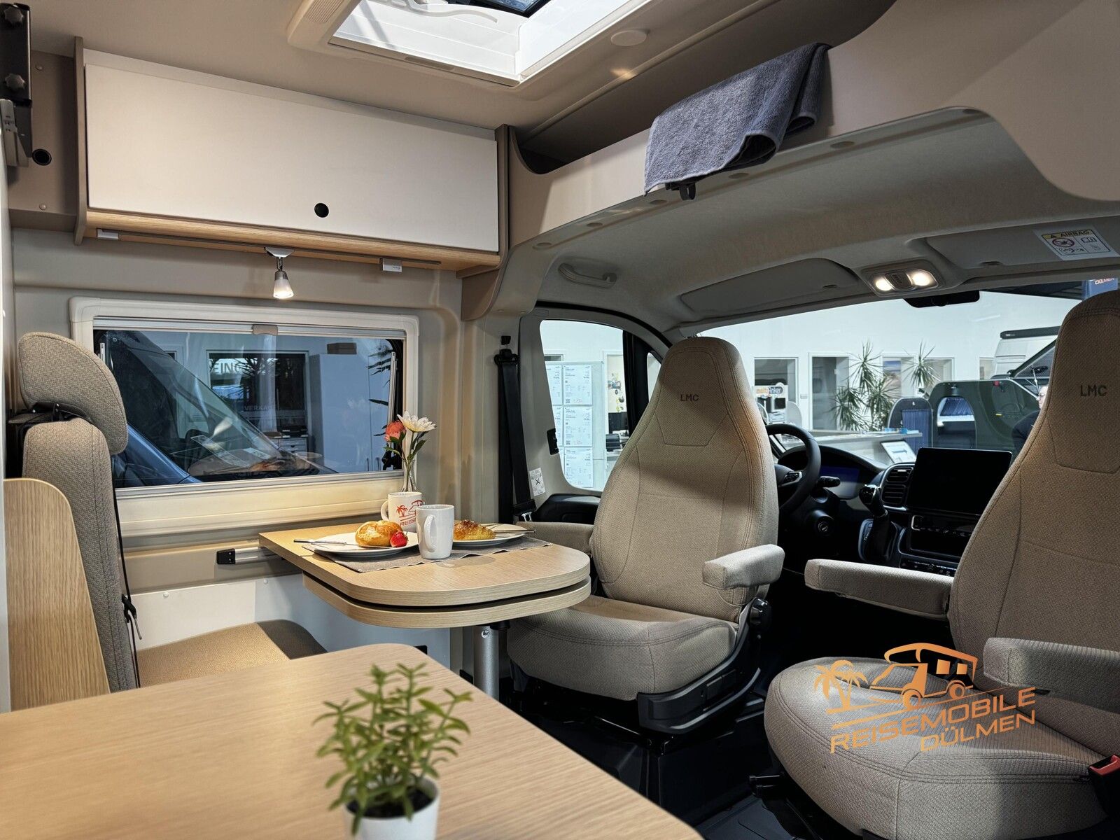 Fahrzeugabbildung LMC Innovan Pure 640 Citroen RFK Allwetterreifen