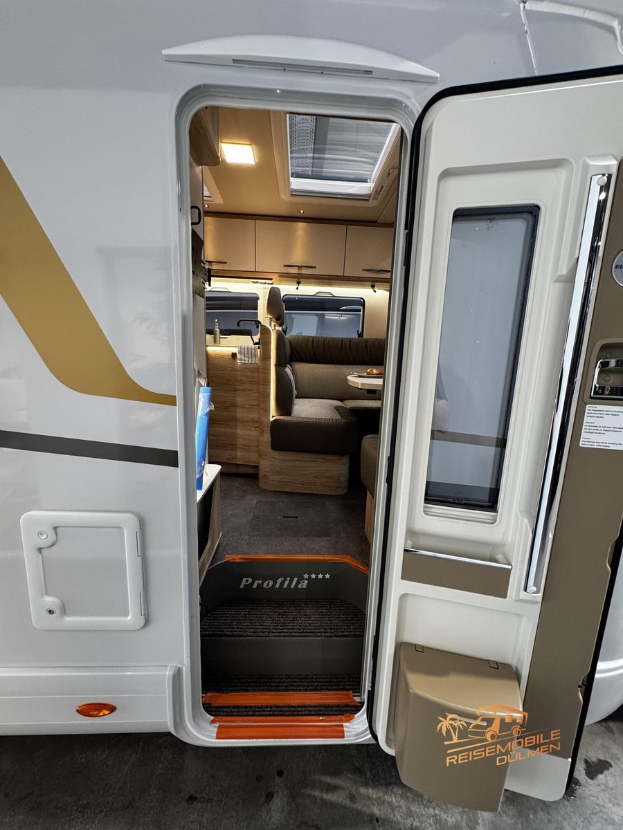 Fahrzeugabbildung Eura Mobil Profila T 695 EB Navi Solar Fahrassist Combi 6E
