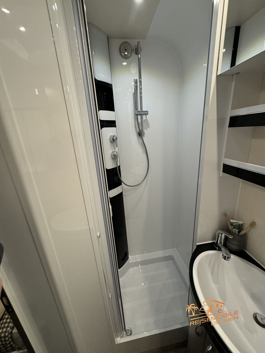 Fahrzeugabbildung Hobby Optima OnTour T70 E 165PS Navi RFK Rahmenfenster