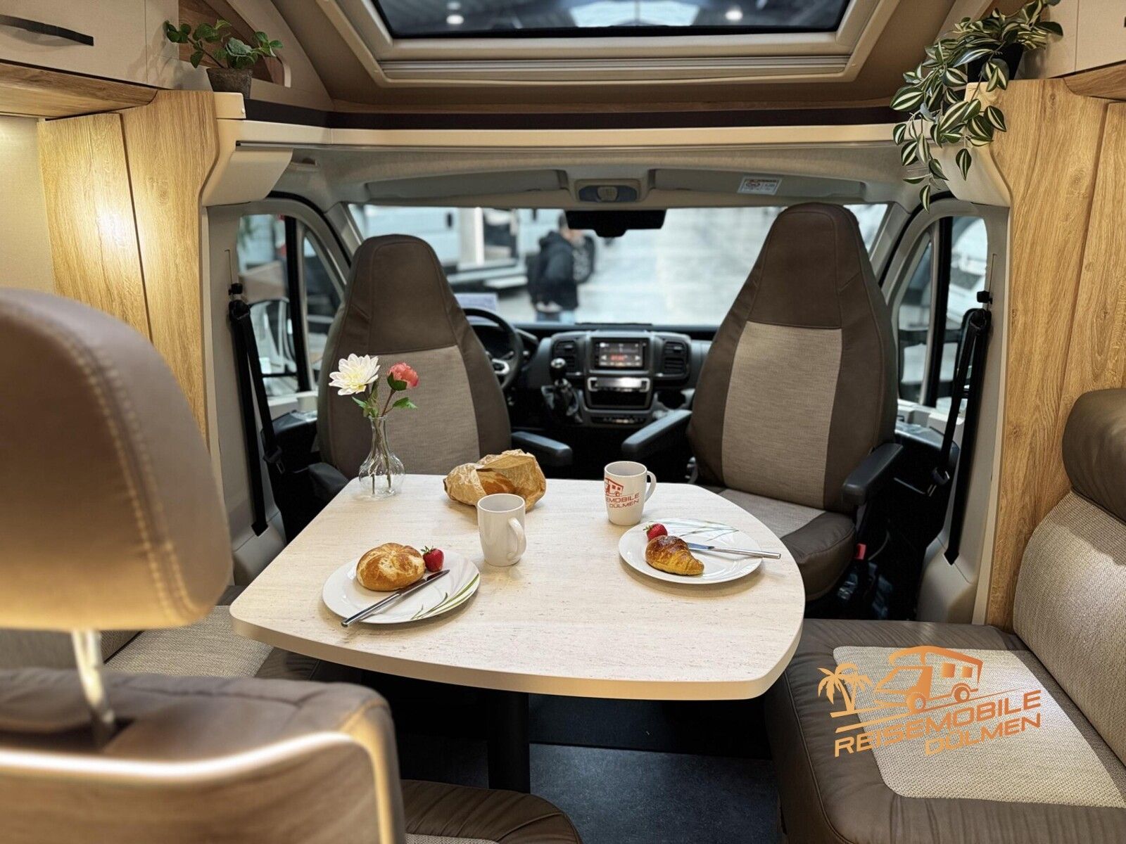 Fahrzeugabbildung Eura Mobil Profila T 696EB 3xMondial Lithium FAS Dachlüfter