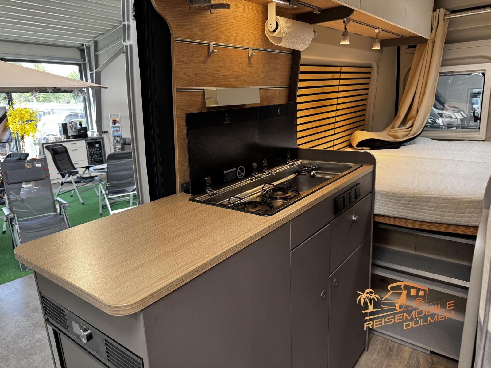 Fahrzeugabbildung LMC Innovan 600 AHK Luftfederung NAVI RFK TV SAT