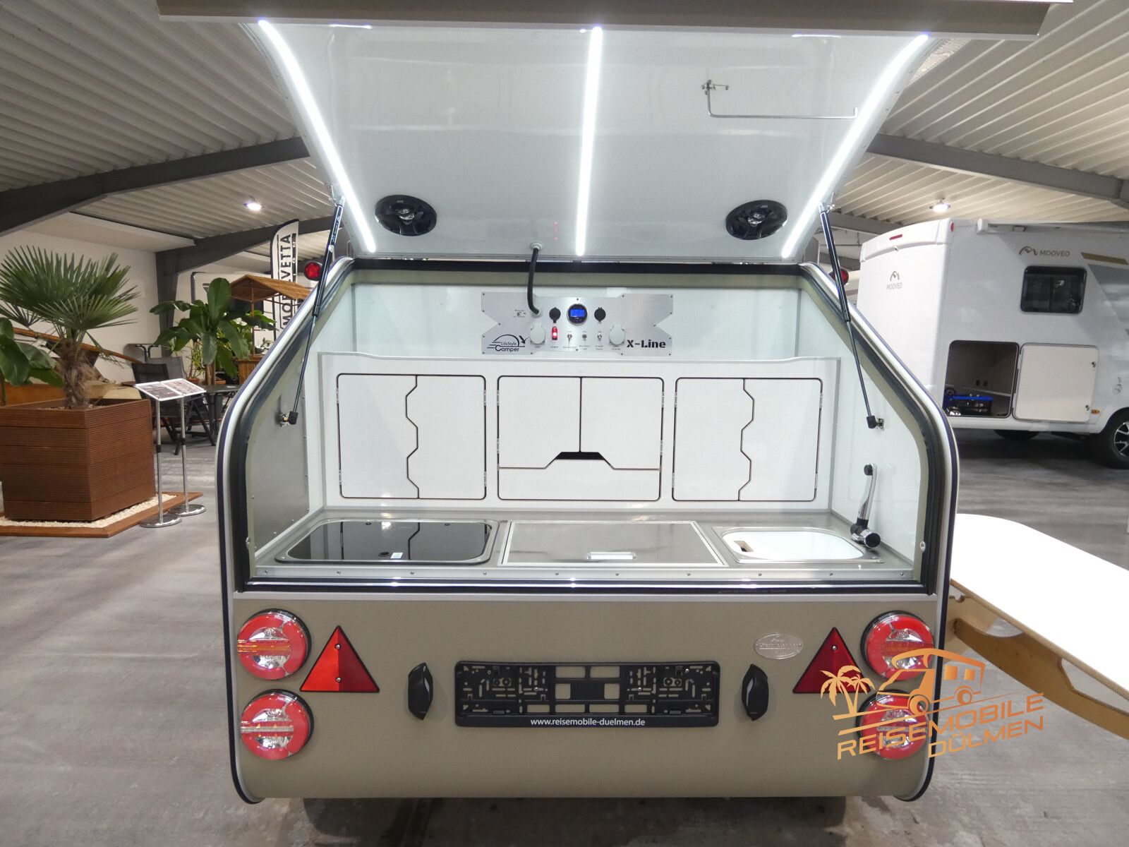 Fahrzeugabbildung Andere LifeStyle Camper X-Line Gaskocher Einzelrad 135