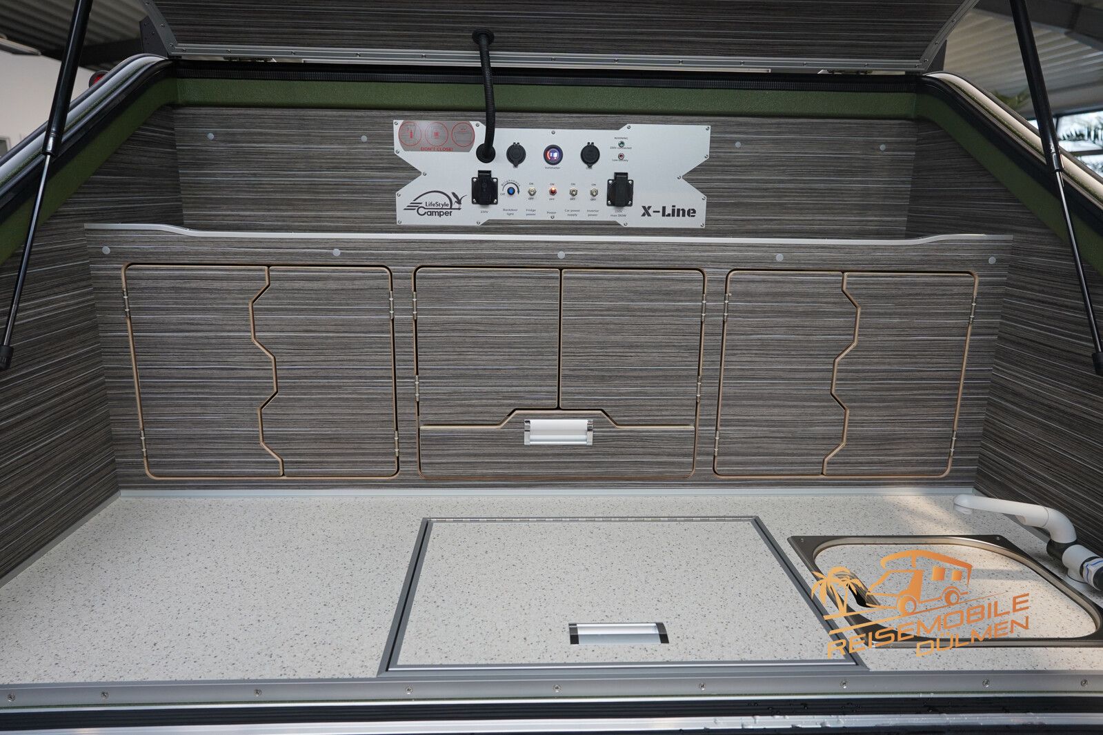 Fahrzeugabbildung Andere LifeStyle Camper X-Line Außendusche Dachreling A