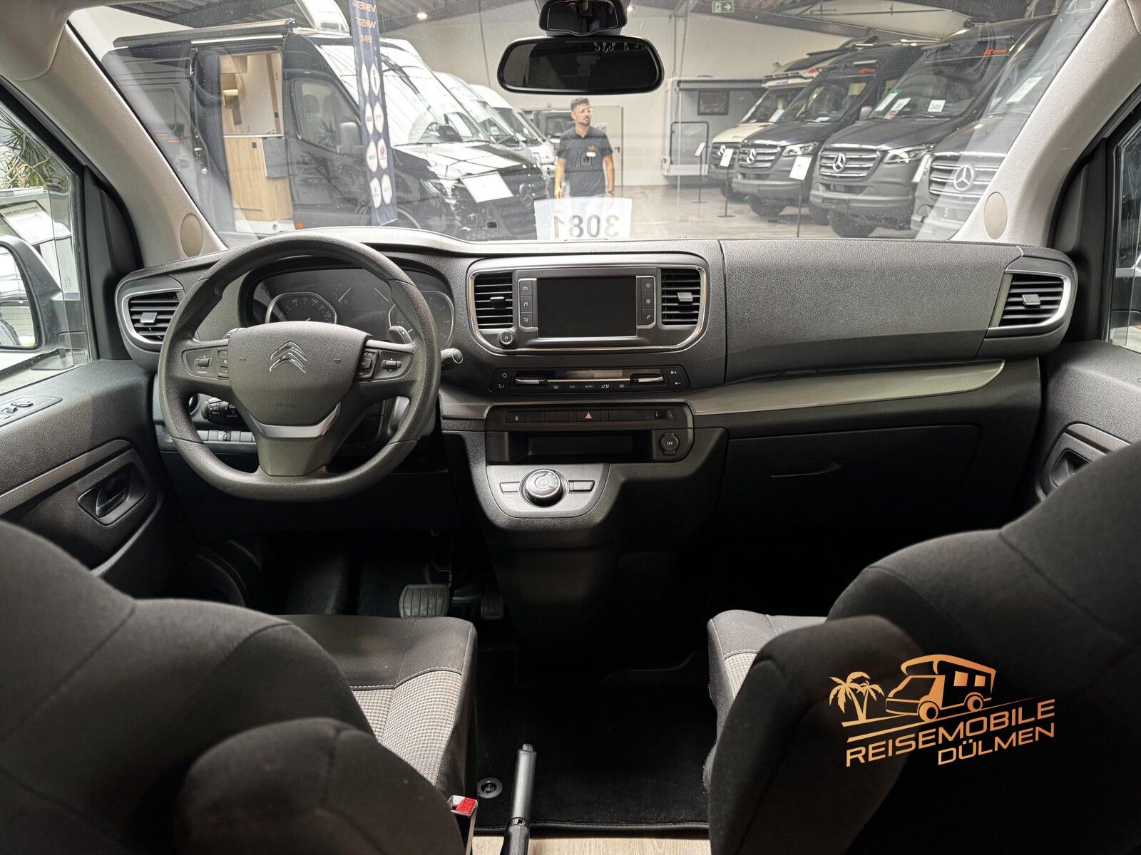 Fahrzeugabbildung Pössl Campster 17 AT 2xSchiebetür Lithium AHK Navi