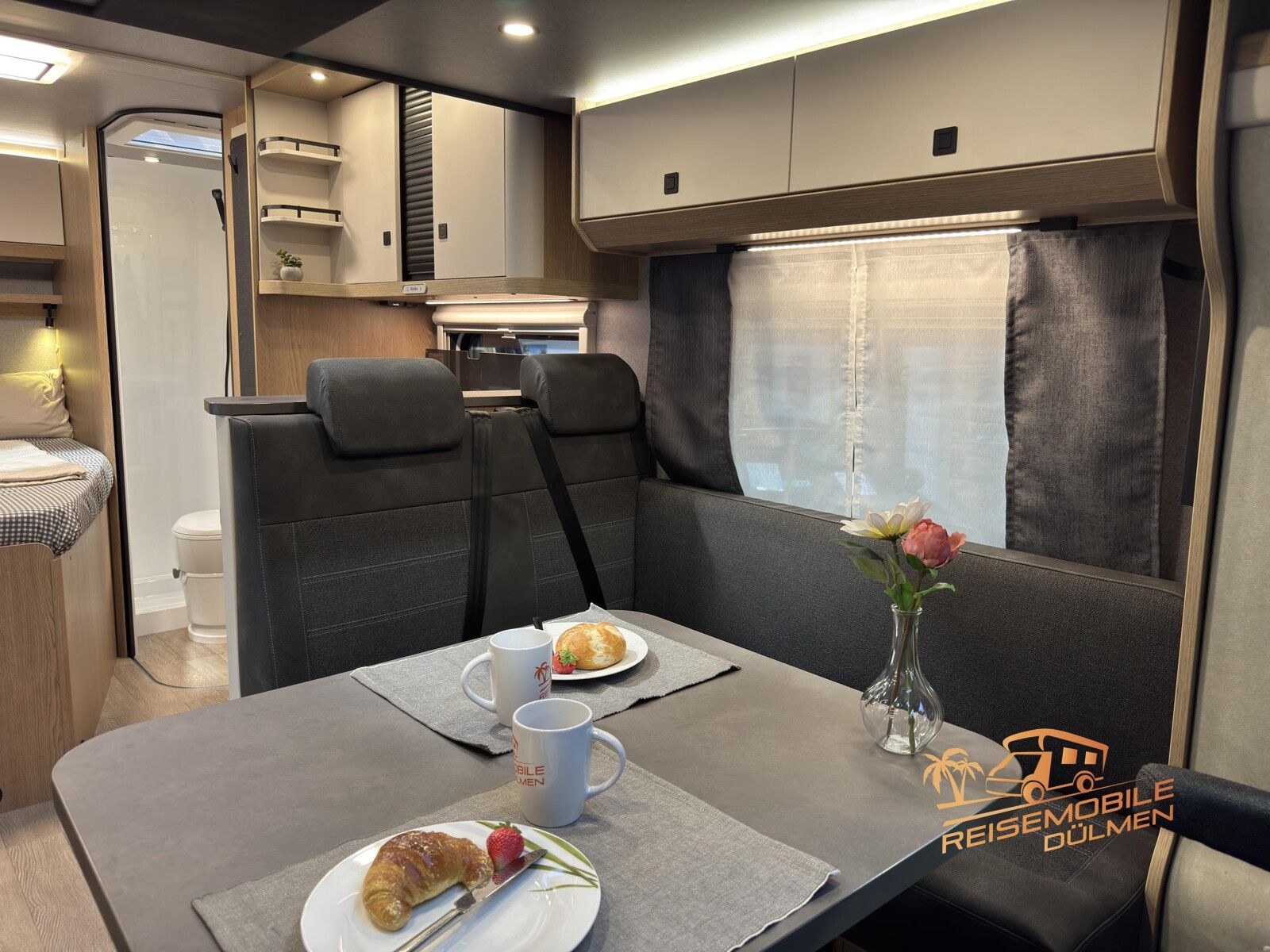 Fahrzeugabbildung Hobby OnTour T 700 FH(L) Allwetter LM-Felgen GFK Matik