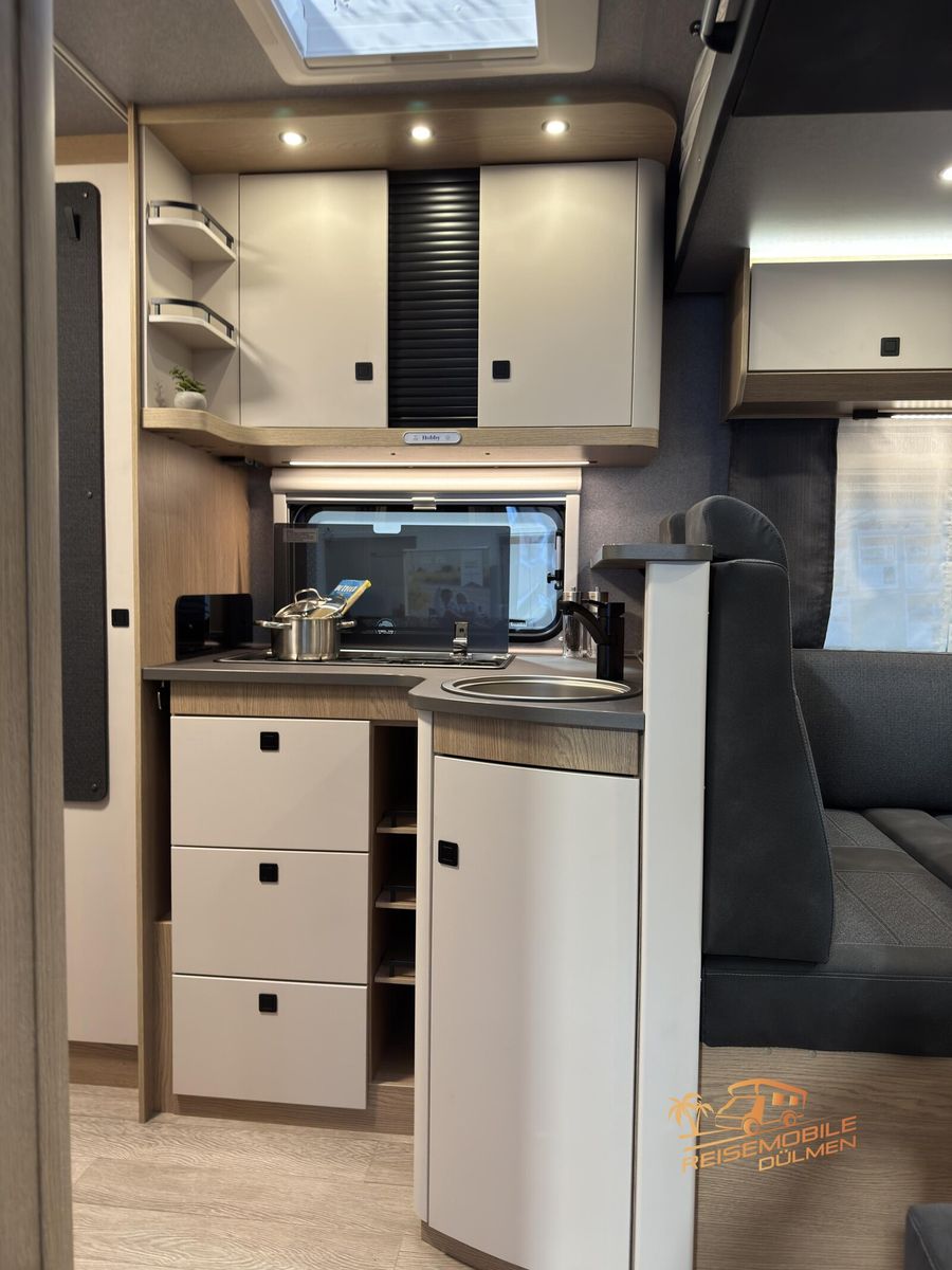 Fahrzeugabbildung Hobby OnTour T 700 FH(L) Allwetter LM-Felgen GFK Matik