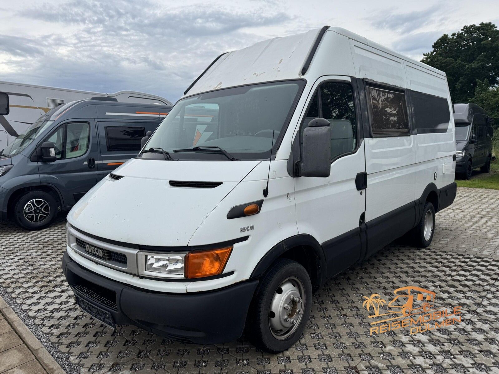 Fahrzeugabbildung Iveco Daily 3500kg Kastenwagen Campingausbau