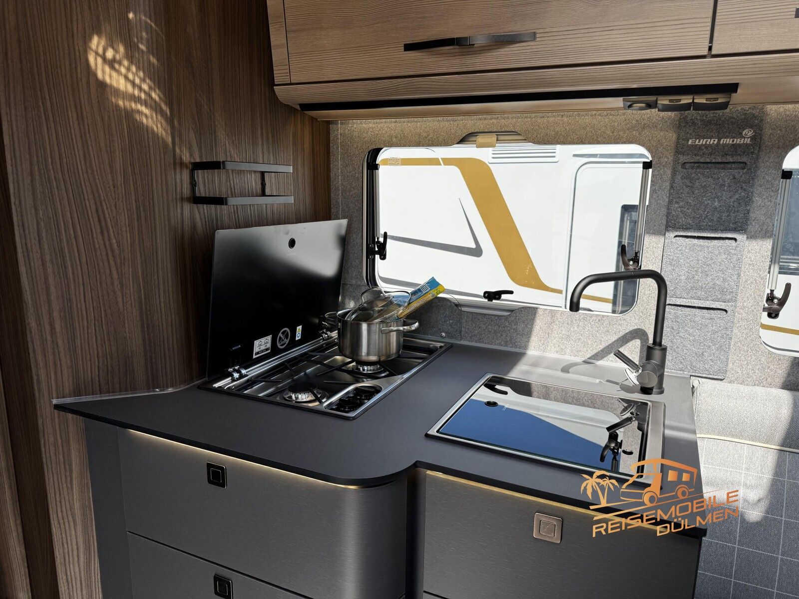 Fahrzeugabbildung Eura Mobil Profila T 726 EF 3xMondial Paket 4,5t MBUX ALDE