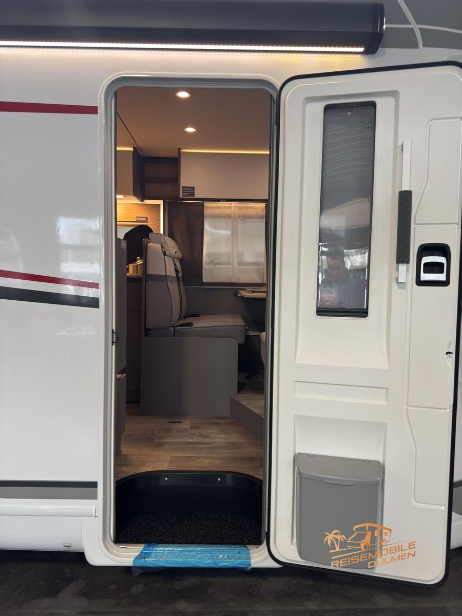 Fahrzeugabbildung LMC Tourer Lift H 730 G  Tourer Paket 8G Auto ACC