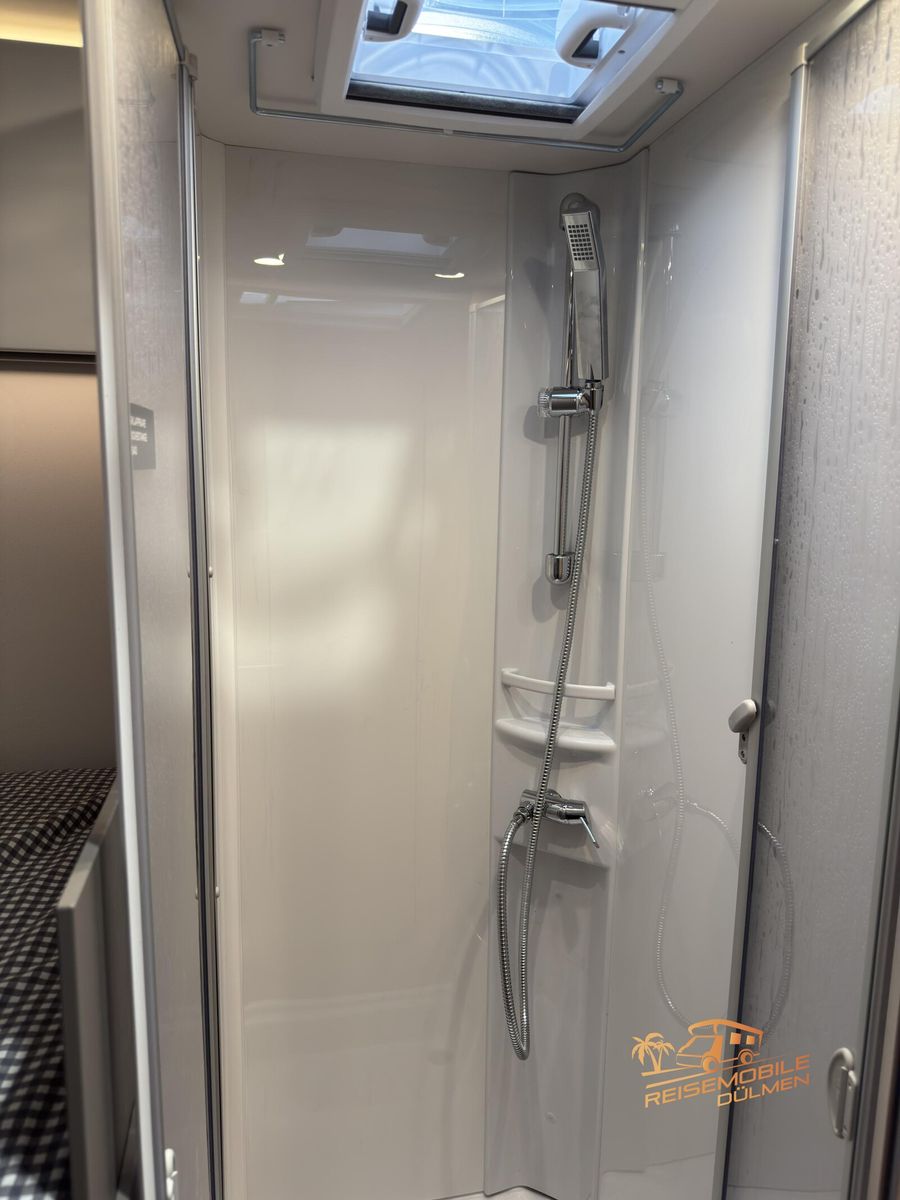 Fahrzeugabbildung LMC Tourer Lift H 730 G  Tourer Paket 8G Auto ACC