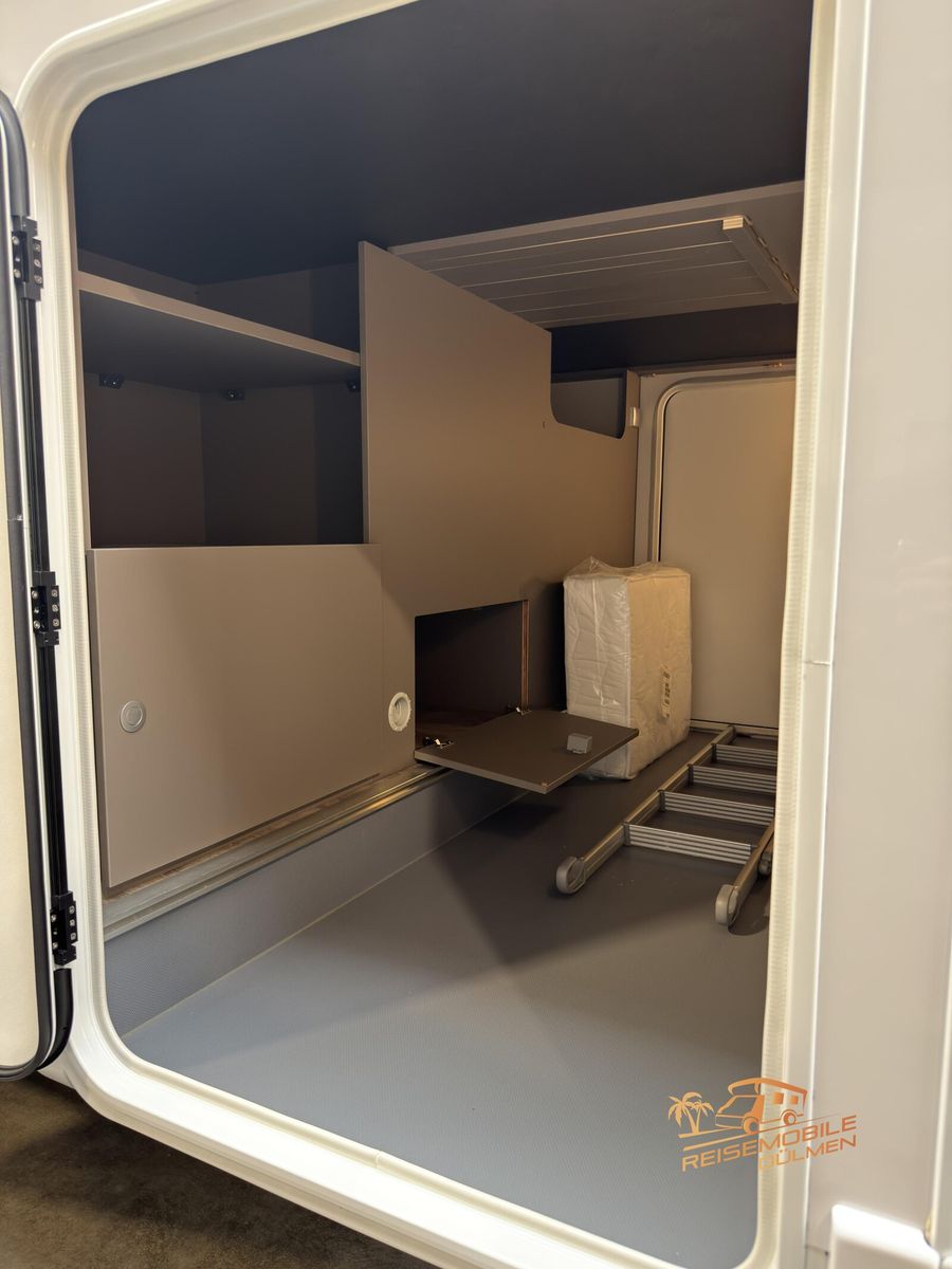 Fahrzeugabbildung LMC Tourer Lift H 730 G  Tourer Paket 8G Auto ACC