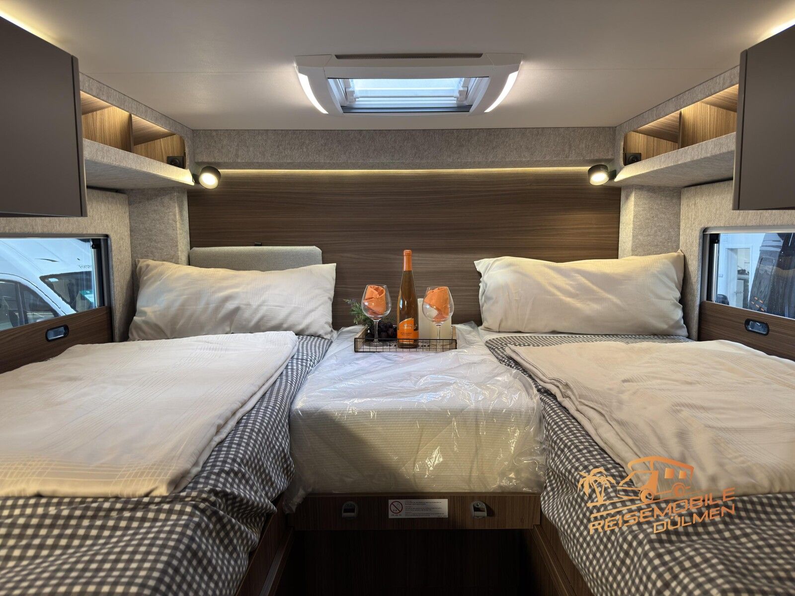 Fahrzeugabbildung LMC Cruiser 740 EL Auto 18 360W Solar Lithium LED