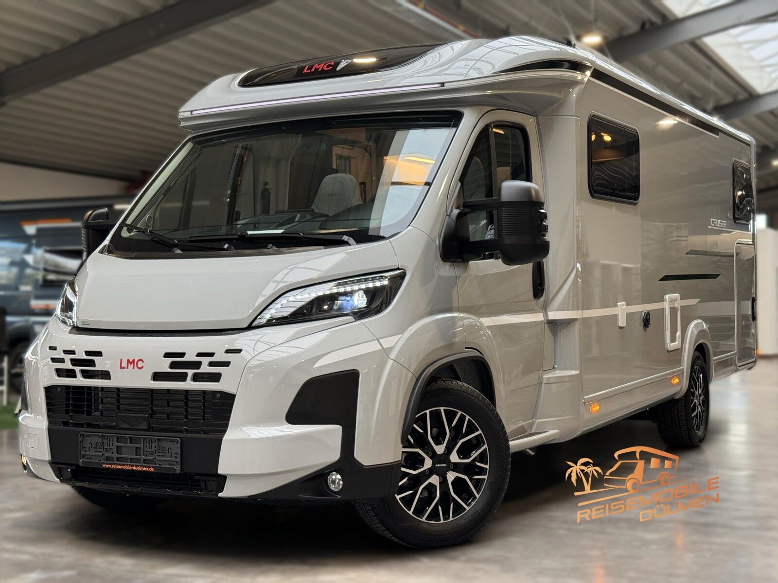 Fahrzeugabbildung LMC Cruiser 740 EL Auto 18 360W Solar Lithium LED
