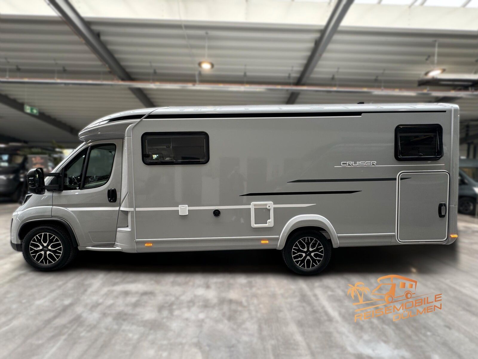 Fahrzeugabbildung LMC Cruiser 740 EL Auto 18 360W Solar Lithium LED
