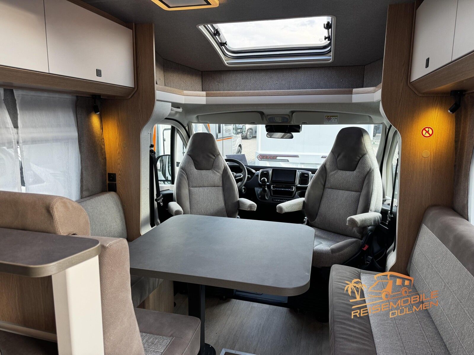 Fahrzeugabbildung Hobby OnTour T 700 F GFK Allwetter Automatik
