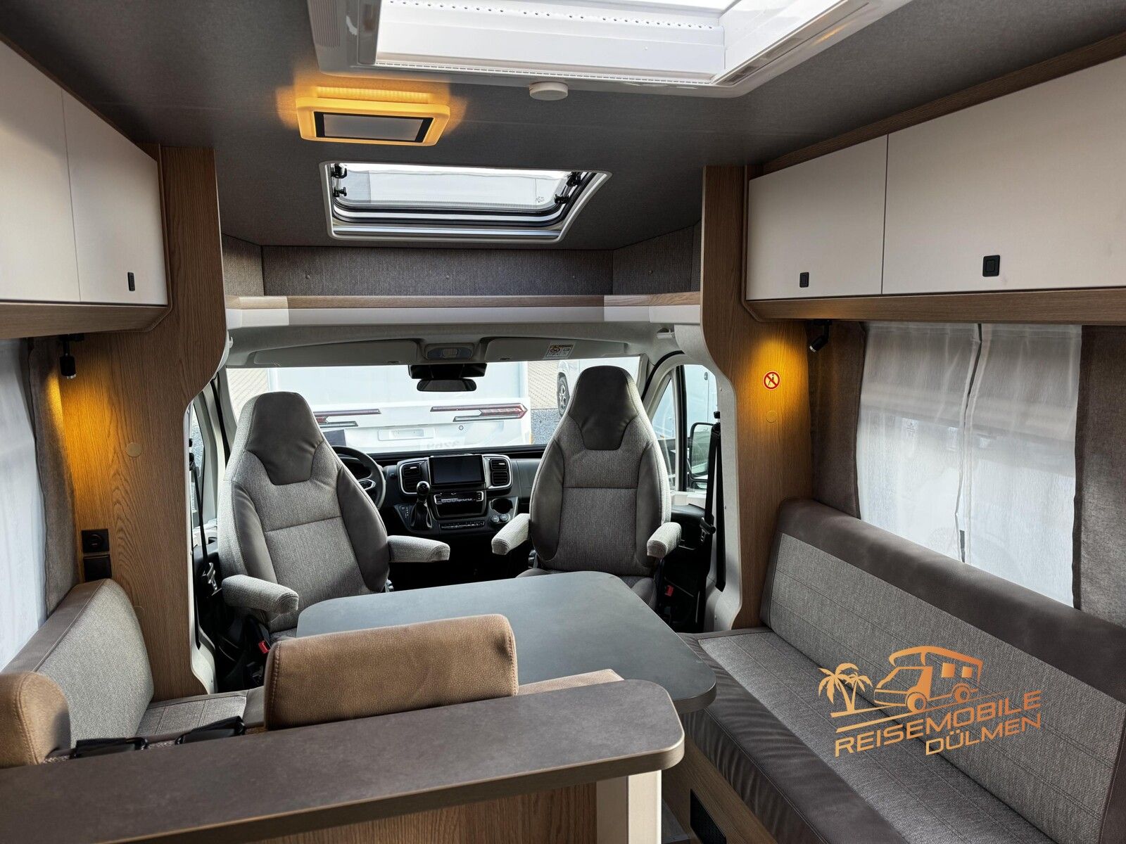 Fahrzeugabbildung Hobby OnTour T 700 F GFK Allwetter Automatik