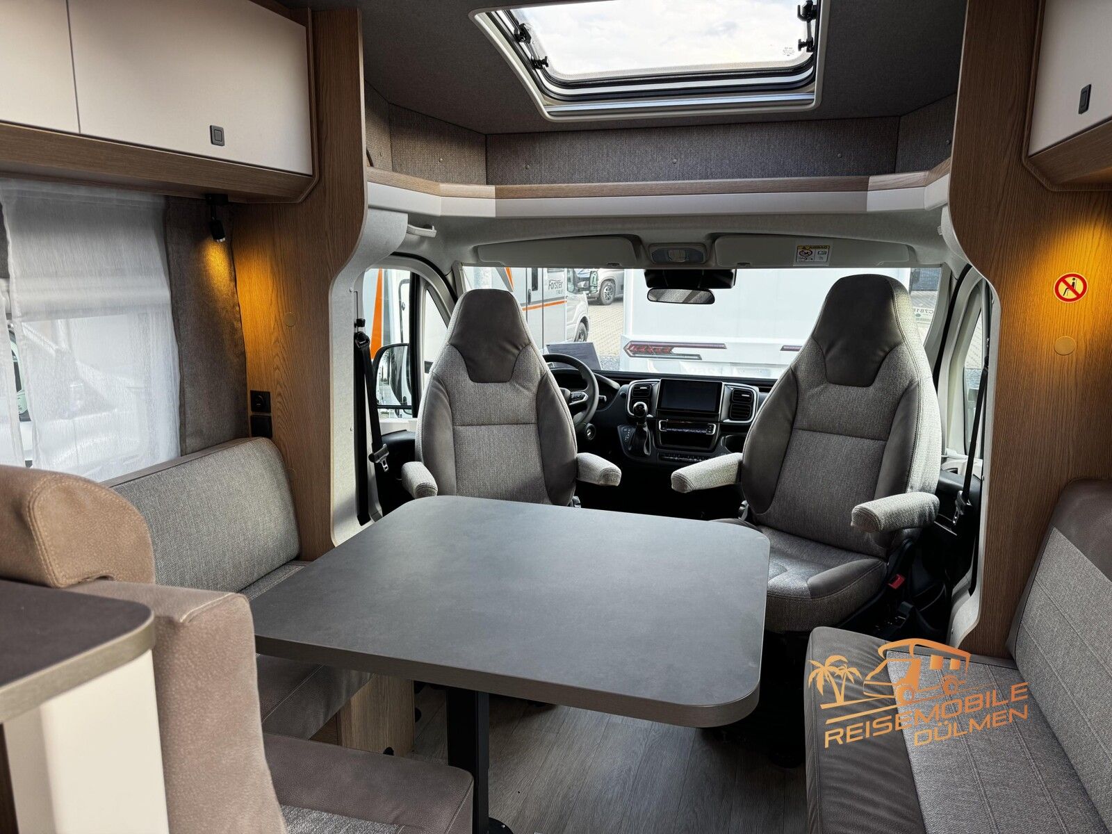 Fahrzeugabbildung Hobby OnTour T 700 F GFK Allwetter Automatik